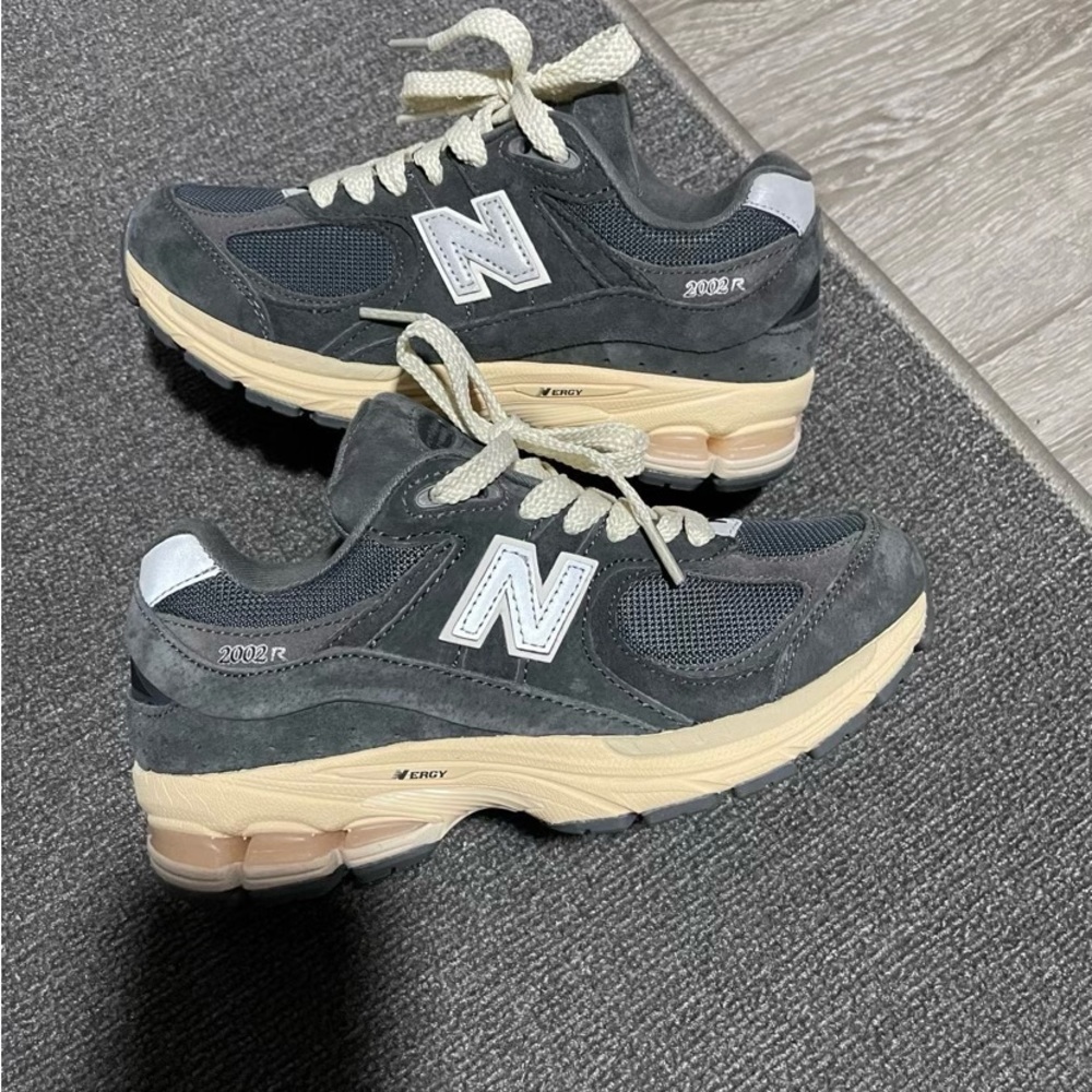 New balance 2002r ‘black’